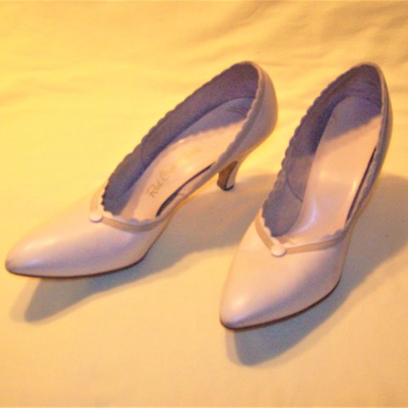 FASHIONABLE *** RED CROSS *** Size 8 - Picture 2 of 2